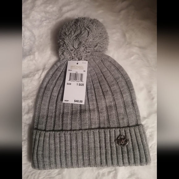 Michael Kors tuque - Picture 1 of 4